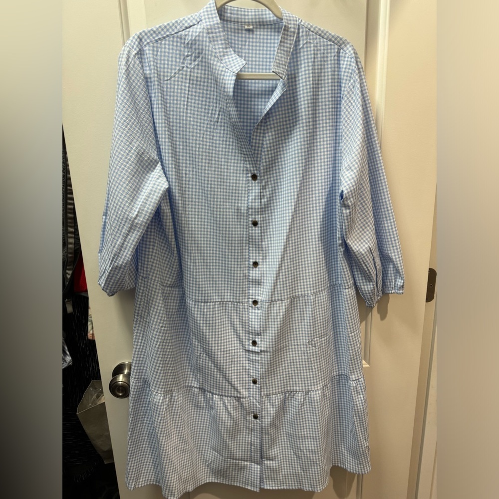 Light weight summer dress. Great for any occasion.